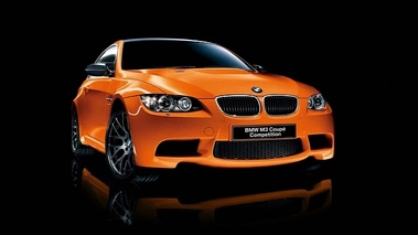 BMW M3 Competition Package Japan - orange - 3/4 avant droit