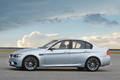 BMW M3 Sedan gris profil 2