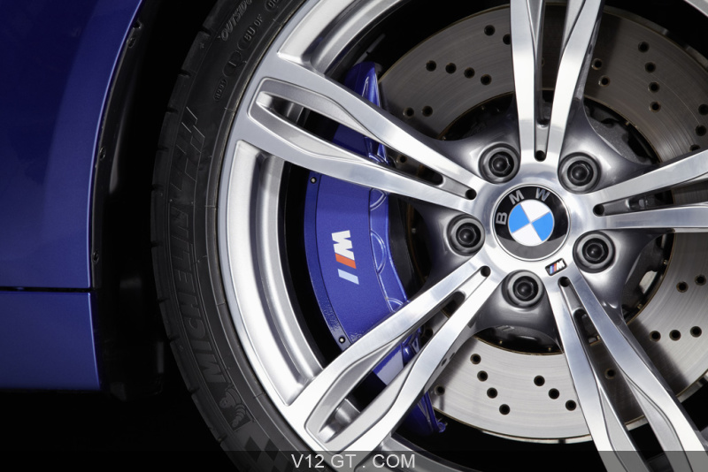 BMW M5 2011 bleu détail, jante + étrier / BMW / Photos GT / Les