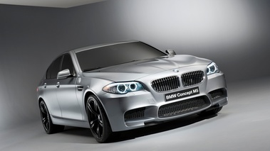 BMW M5 Concept - 3/4 avant droit, penché