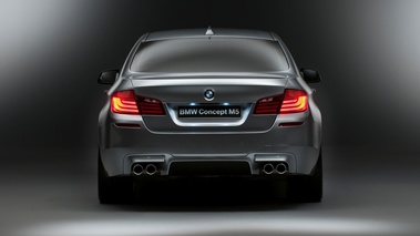 BMW M5 Concept - face arrière