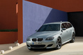 BMW M5 Touring gris 3/4 avant gauche 2