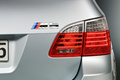 BMW M5 Touring gris feux arrière droit