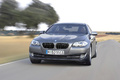 BMW Série 5 - grise - avant, dynamique