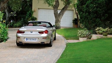 BMW Série 6 Cabriolet - beige - face arrière