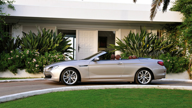BMW Série 6 Cabriolet - beige - profil
