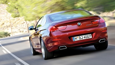 BMW Série 6 Coupé - rouge - arrière