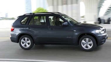 BMW X5 2010 gris profil