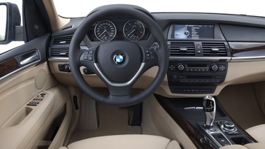 BMW X5 2010 poste de conduite