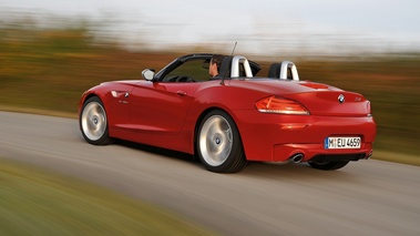 BMW Z4 3.5is rouge 3/4 arrière gauche travelling