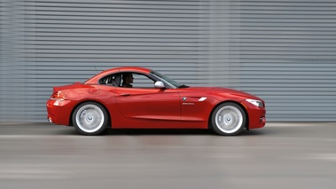 BMW Z4 3.5is rouge profil fermé