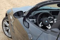 BMW Z4 noire Détail 4 (Roue + poste conduite) 
