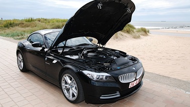 BMW Z4 noire Détail 6 (Moteur) 