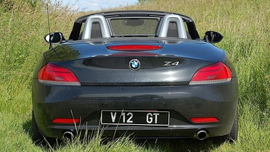 BMW Z4 noire Statique 4 AR