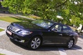 Lexus LS 600 Hybrid noire vue 3/4 avant gauche.