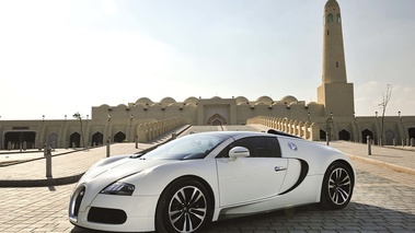 Bugatti Veyron Grand Sport blanc 3/4 avant gauche