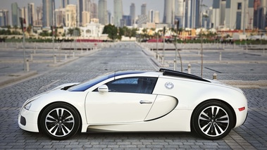 Bugatti Veyron Grand Sport blanc profil 3
