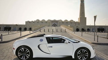 Bugatti Veyron Grand Sport blanc profil