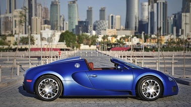 Bugatti Veyron Grand Sport bleu/bleu mate profil 5