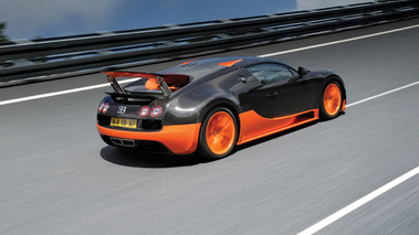 Bugatti Veyron Super Sport - noire/orange - 3/4 arrière droit