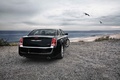 Chrysler 300 C noir 3/4 arrière droit