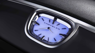 Chrysler 300 C noir horloge console centrale
