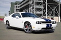 Dodge Challenger SRT-8 blanc 3/4 avant droit