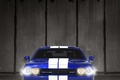Dodge Challenger SRT-8 bleu face avant debout
