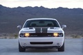 Dodge Challenger SRT-8 gris face avant