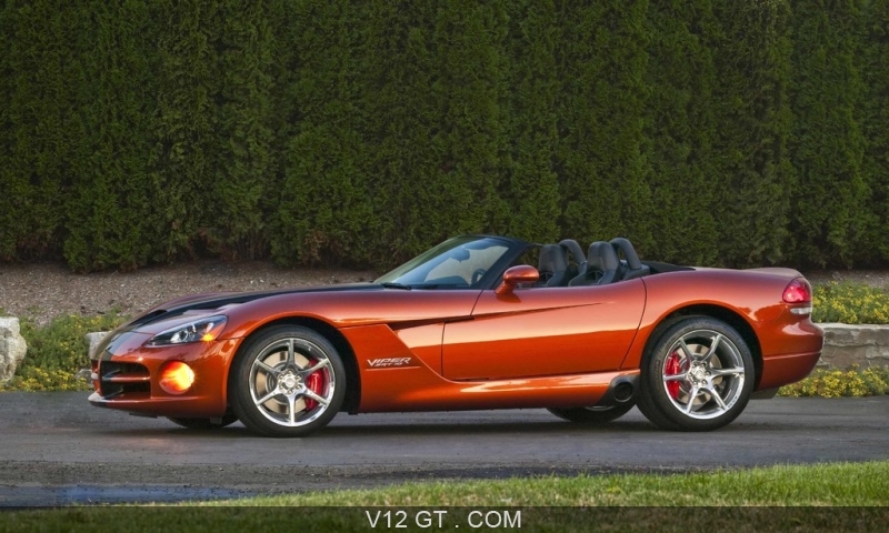Dodge viper v12