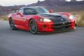 Dodge Viper SRT-10 ACR rouge/noir 3/4 avant droit travelling penché