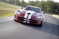 Dodge Viper SRT-10 bordeaux face avant travelling penché