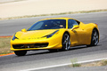 Ferrari 458 Italia jaune 3/4 avant gauche filé