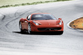 Ferrari 458 Italia rouge 3/4 avant droit filé