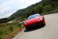 Ferrari 458 Italia - rouge - dynamique, face avant