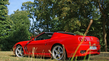 Ferrari 575 SuperAmerica rouge 3/4 arrière gauche