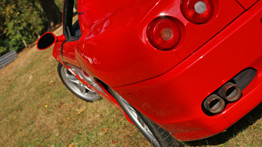 Ferrari 575 SuperAmerica rouge aile arrière gauche