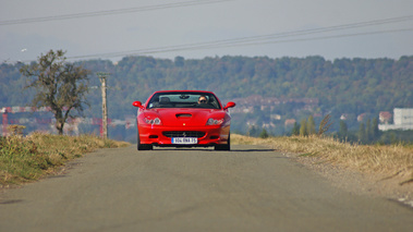 Ferrari 575 SuperAmerica rouge face avant 3