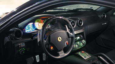 Ferrari 599 GTB Fiorano noir intérieur
