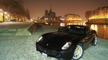 Ferrari 599 GTB Fiorano noir Notre Dame de Paris 3/4 avant gauche 2