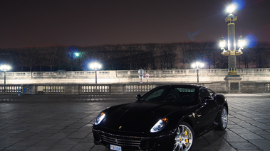 Ferrari 599 GTB Fiorano noir place de la Concorde 3/4 avant gauche