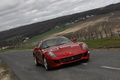 Ferrari 599 GTB Fiorano rouge vue de face.
