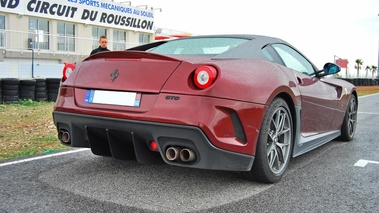 Ferrari 599 GTO bordeaux 3/4 arrière droit 2