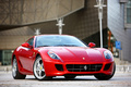 Ferrari 599 HGTE rouge 3/4 avant droit