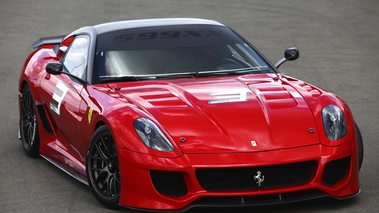 Ferrari 599XX rouge 3/4 avant droit 2