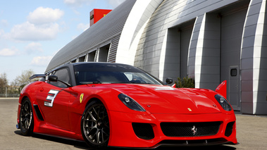 Ferrari 599XX rouge 3/4 avant droit