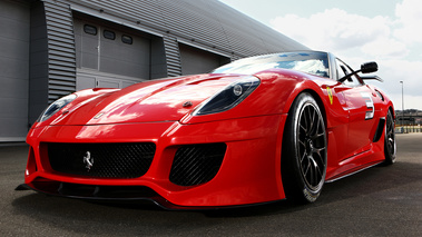 Ferrari 599XX rouge 3/4 avant gauche