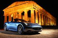 Ferrari California bleu 3/4 avant droit nuit debout