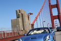 Ferrari California bleu face avant travelling debout