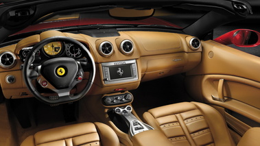 Ferrari California rouge intérieur